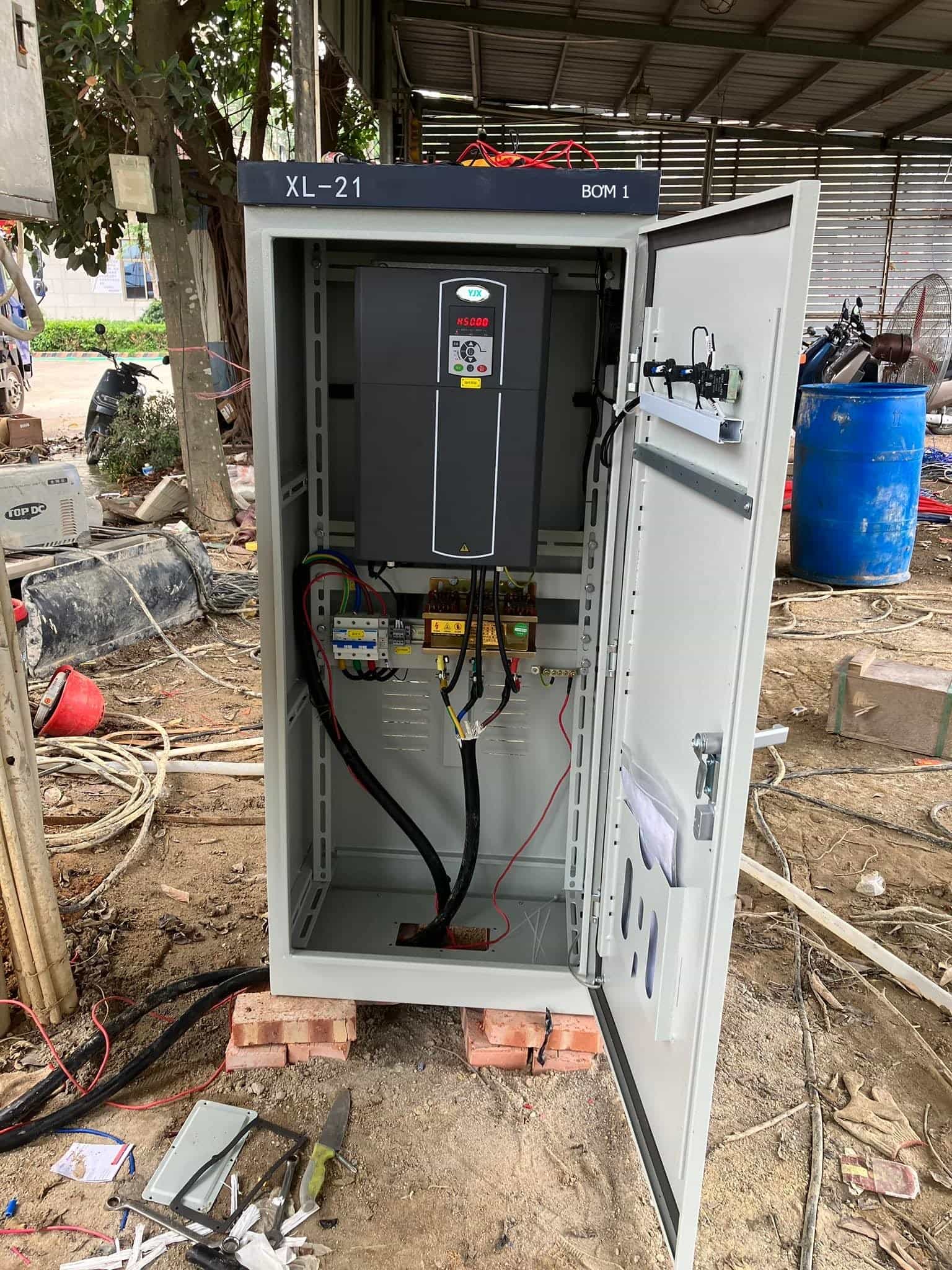 biến tần 1 pha 220 ra 3 pha 380